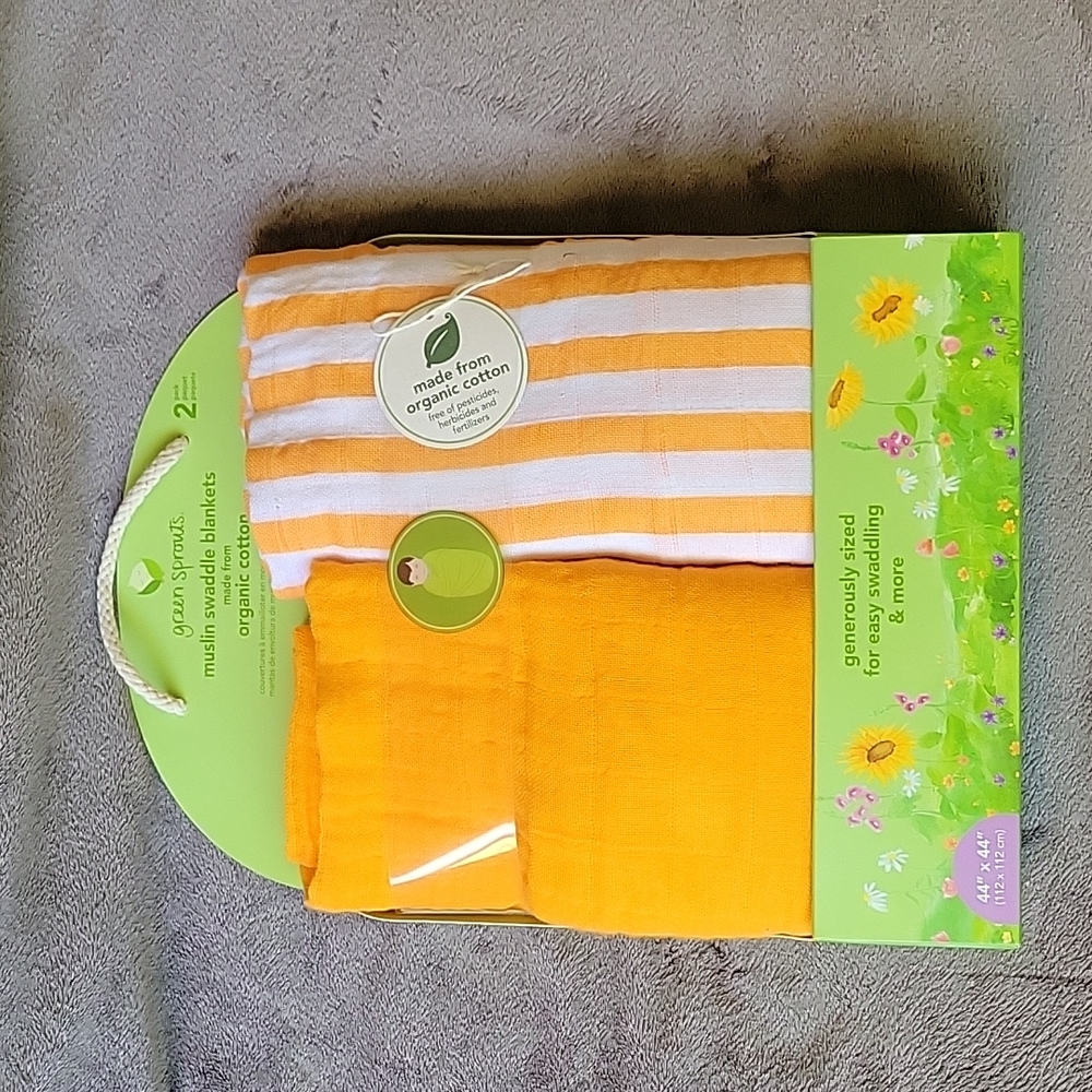 Brand new Green Sprouts muslin swaddle blankets set.
